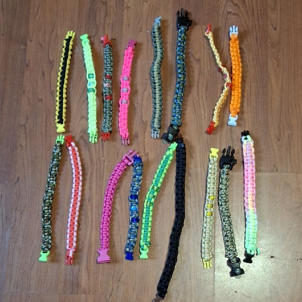 Colorful Paracord Bracelets (Survivor)